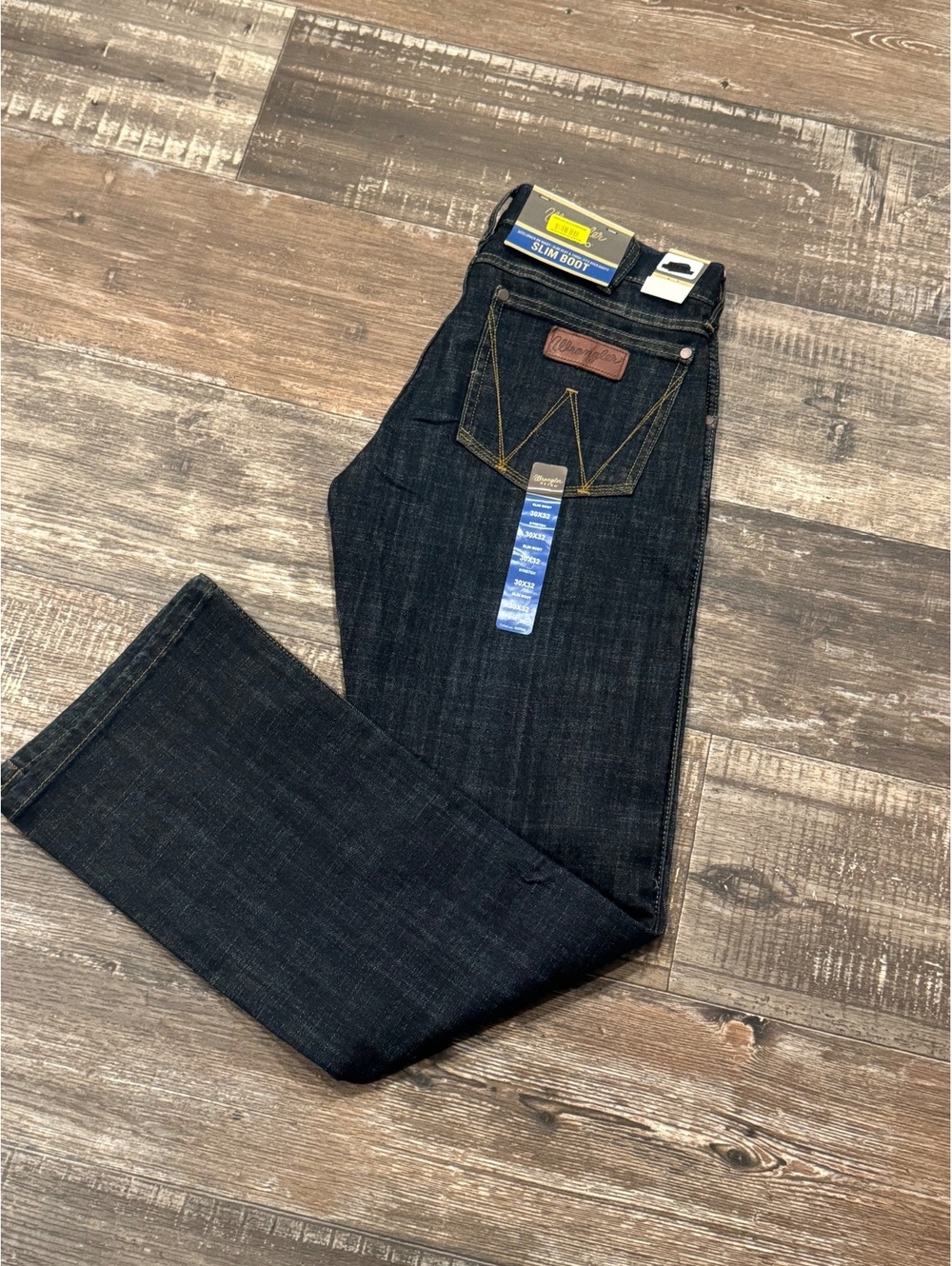 Wrangler Retro Slim Boot, dark wash, size 30x32